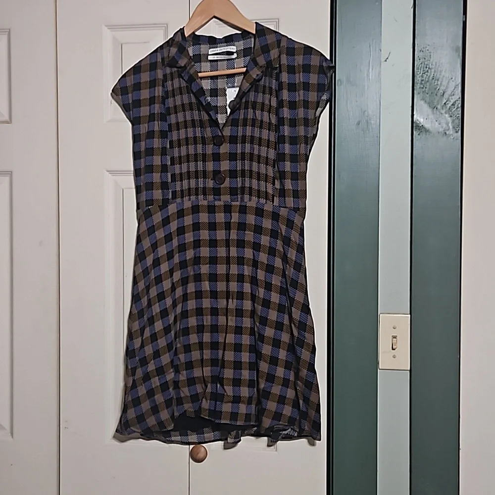 Dress - Picture 1 of 5